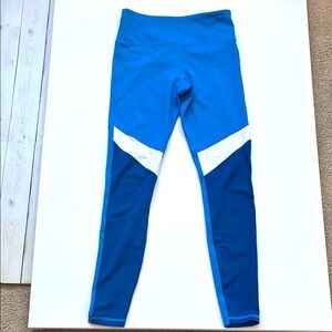 Blue and White Chevron Leggings with Sporty Design
